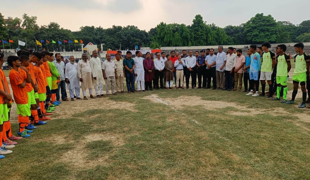 শিবগঞ্জে শেখ মুজিবুর রহমান গোল্ড কাপ ফুটবল টুর্ণামেন্টের চ্যাম্পিয়ন নয়ালাভাঙ্গা ইউপি 