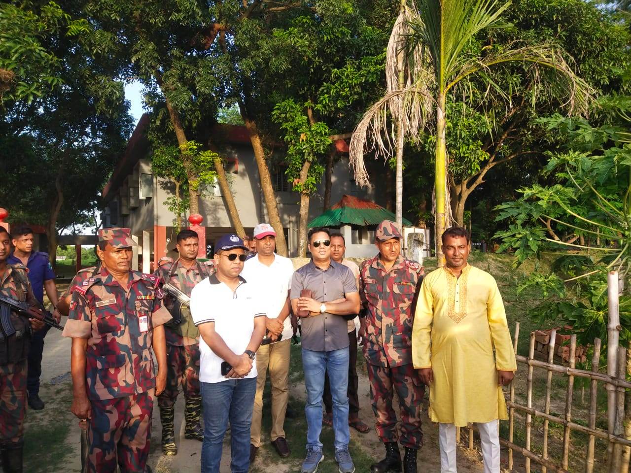 চাঁপাইনবাবগঞ্জে নবযোগদানকৃত পুলিশ সুপারের দূর্গম চরাঞ্চলে মতবিনিময় 