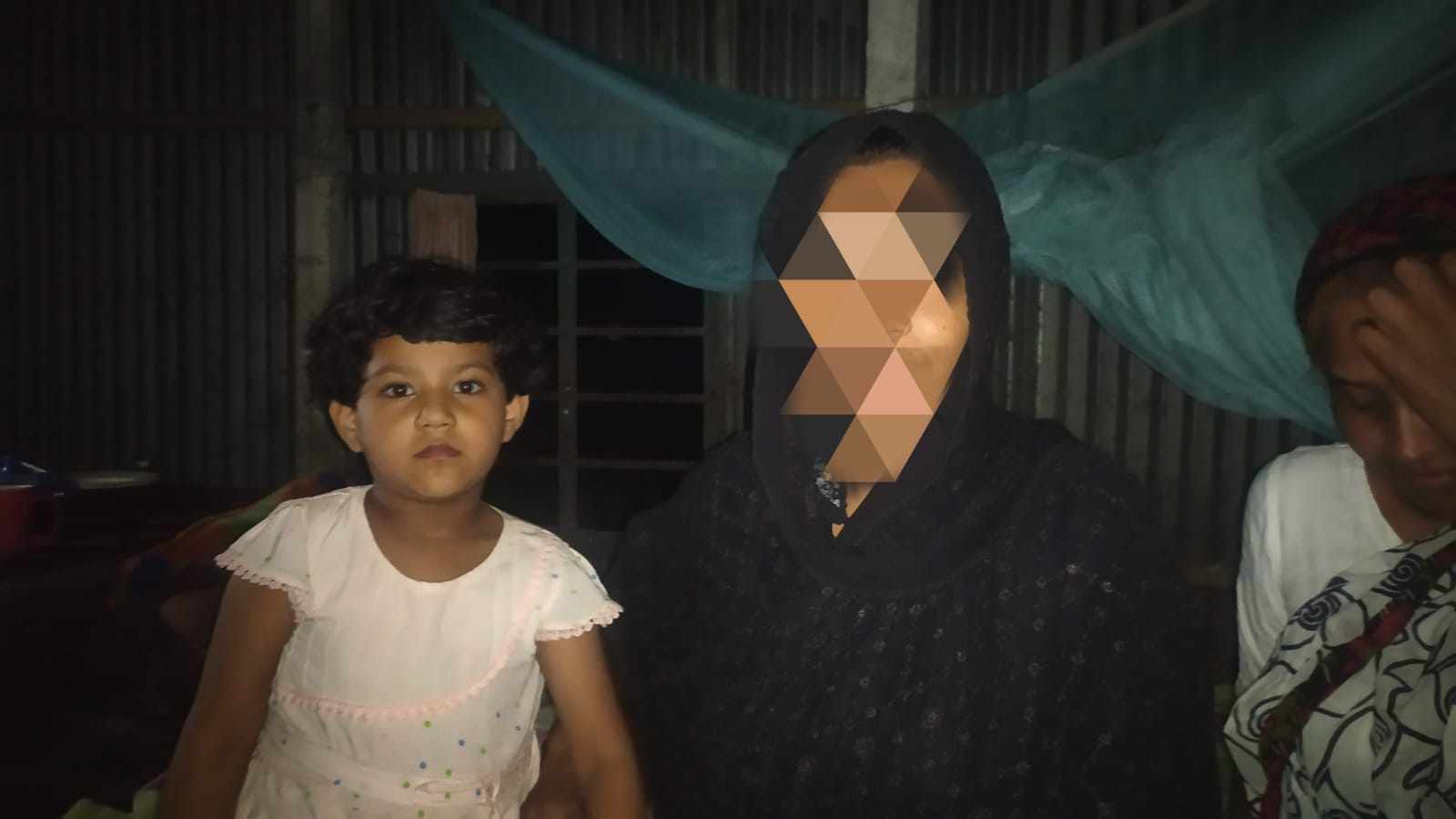 মধুপুরে স্বামীর প্রতারণার শিকার স্রী থানায় অভিযোগ 