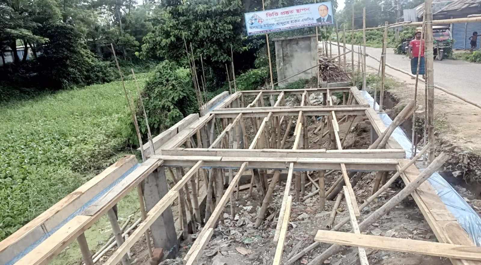 মুরাদনগরে নিমাইজুড়ি নদী দখল করে দোকান ঘর নির্মাণ, এলাকায় চাঞ্চল্যের সৃষ্টি