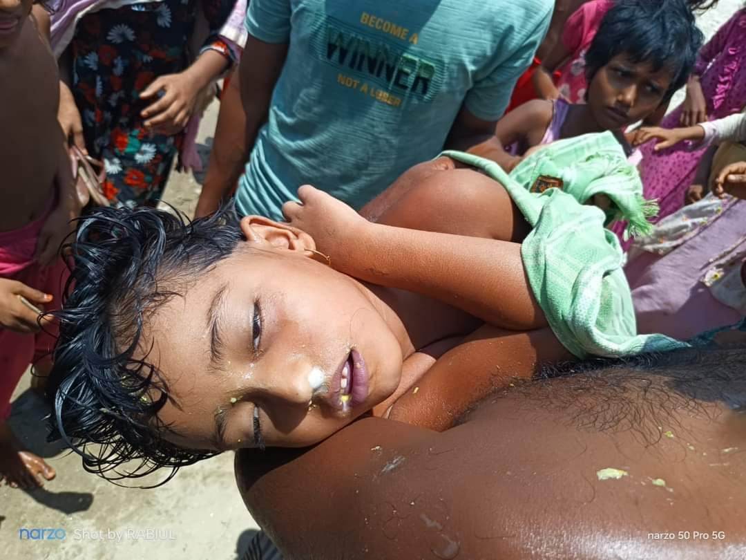 চাঁপাইনবাবগঞ্জ সদর উপজেলায় পদ্মা নদীতে গোসলে নেমে তলিয়ে গেছে দুই বোন