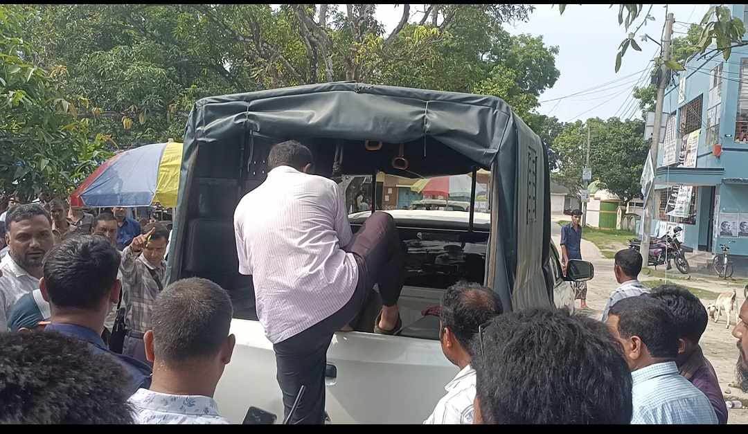 শিবগঞ্জে জাল স্ট্যাম্প ব্যবসায়ী কে ছয় মাসের জেল ও ১০ হাজার টাকা জরিমানা