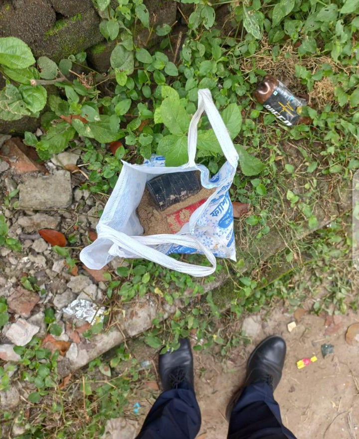 চাঁপাইনবাবগঞ্জে শপিংব্যাগে ককটেল ফেলে পালিয়েছে দুর্বৃত্তরা