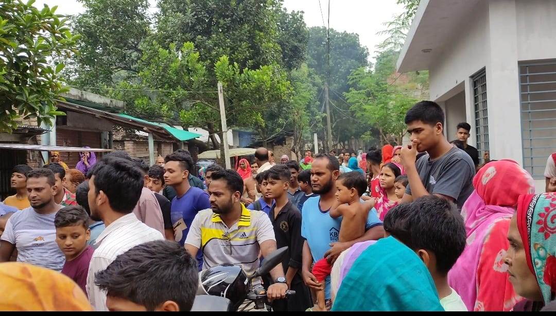 চাঁপাইনবাবগঞ্জের রামচন্দ্রপুরহাটে পারিবারিক কলহের জেরে স্ত্রীকে হত্যা চেষ্টা 