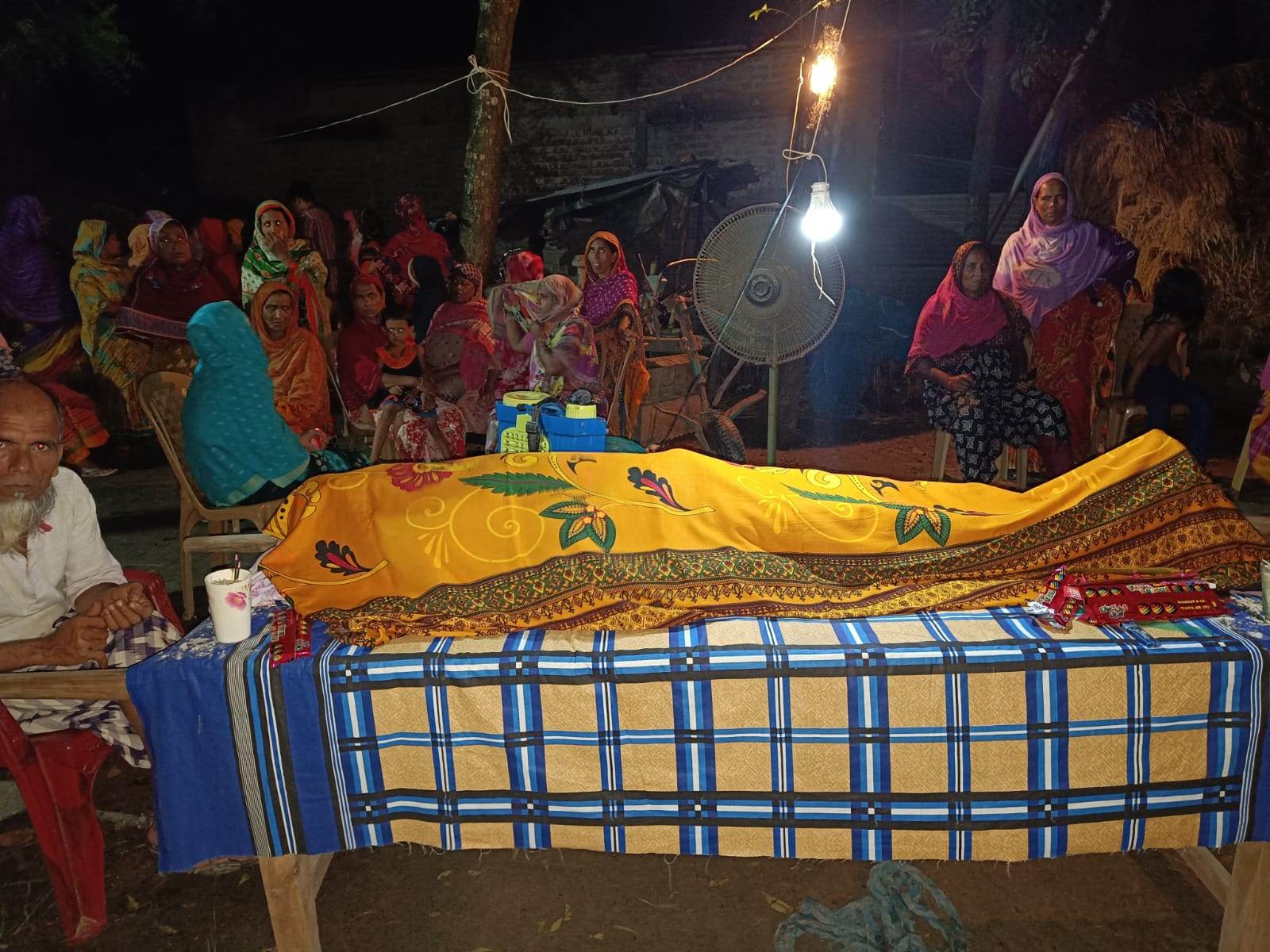 চাঁপাইনবাবগঞ্জের শিবগঞ্জে তুচ্ছ ঘটনার জেরে পিটিয়ে হত্যার অভিযোগ 