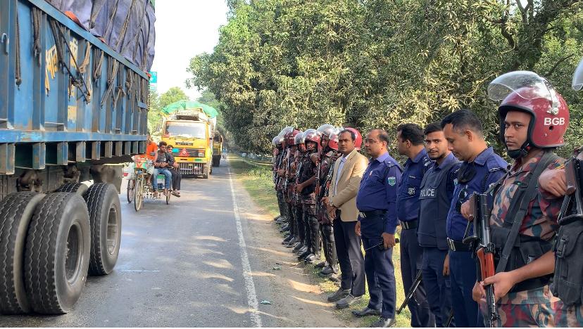 কঠোর নিরপত্তায় সোনামসজিদ বন্দর ছাড়লো ২৯৬ পন্যবোঝায় ট্রাক