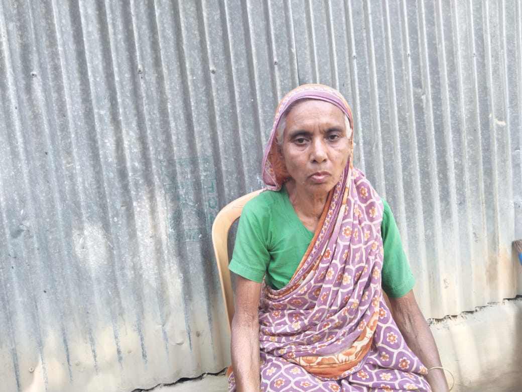 মধুপুরে বয়স্ক ভাতার কার্ড করে দেওয়ার কথা বলে  জমি লিখে নেওয়ার অভিযোগ 