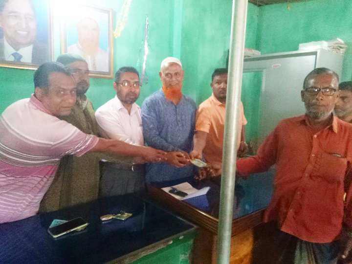 মধুপুরে সিএজি শ্রমিকদের মাঝে অনুদান বিতরণ 