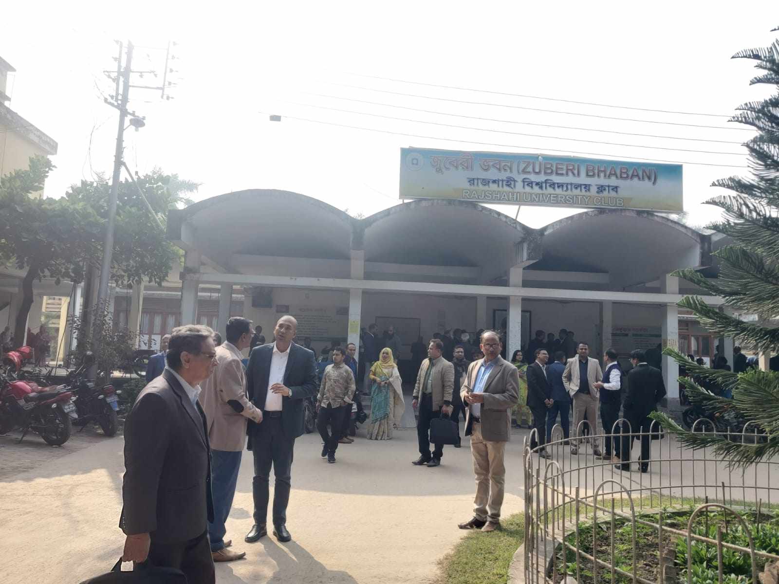 রাবিতে শিক্ষক সমিতি ও অথরিটি নির্বাচন ভোট গ্রহণ চলছে