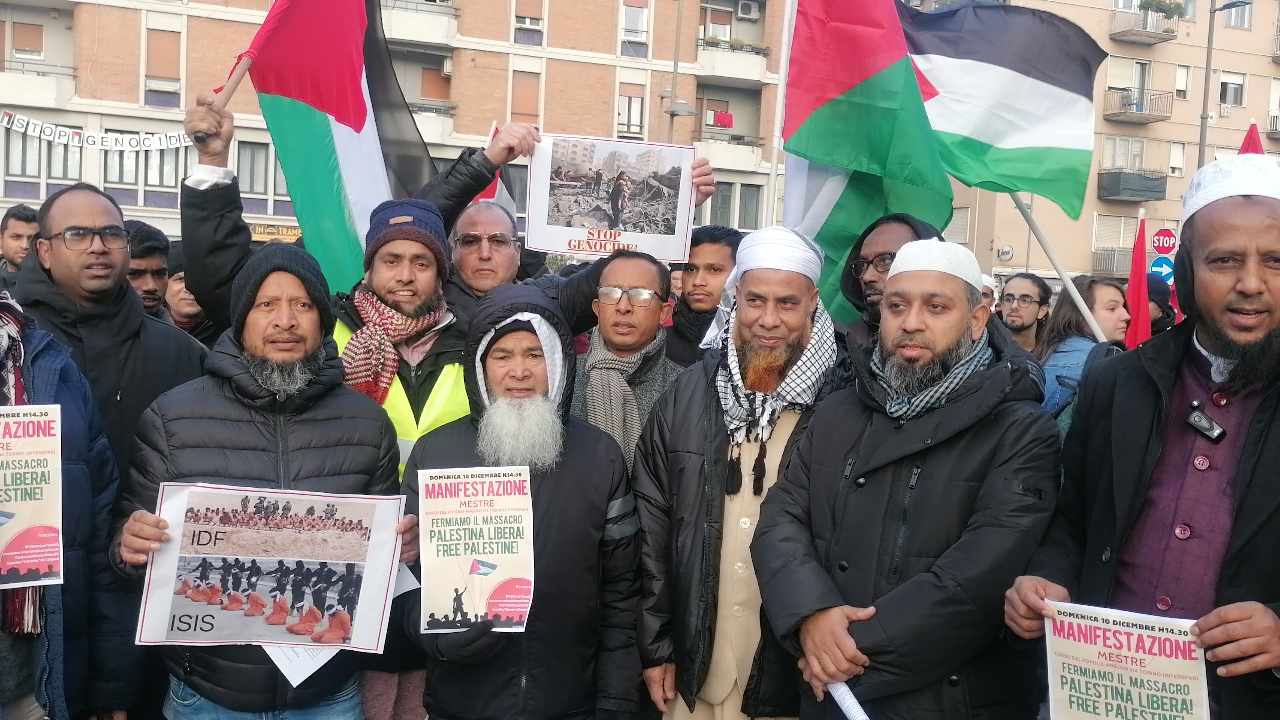 ইসরায়েল ও ফিলিস্তিন  যুদ্ধ  বন্ধ  ও  স্শাধীন ফিলিস্তিন  ঘোষনার দাবীতে ইতালিতে বিক্ষোভ সমাবেশ 