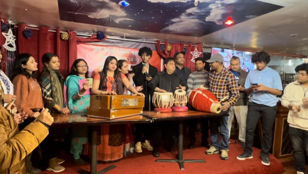 নিউইয়র্কের টাইমস স্কয়ারে ১৪৩১ বর্ষবরণ ঘোষণা
