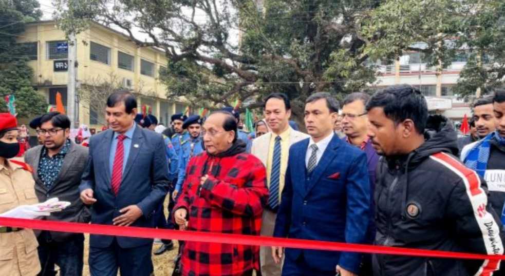 চাঁপাইনবাবগঞ্জে আনন্দ মূখর পরিবেশে পিঠা উৎসব-হাজারো মানুষের ঢল