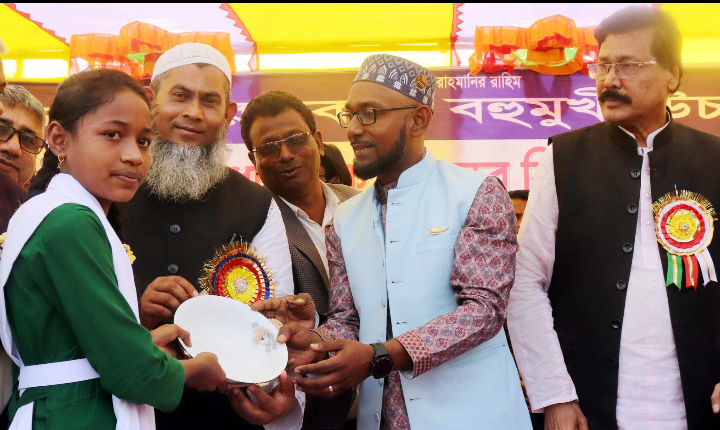মুরাদনগরে রামচদ্রপুর রামকান্ত হাইস্কুলের  বার্ষিক ক্রীড়া ও মেধাভিত্তিক পুরষ্কার বিতরণ অনুষ্ঠান সম্পন্ন