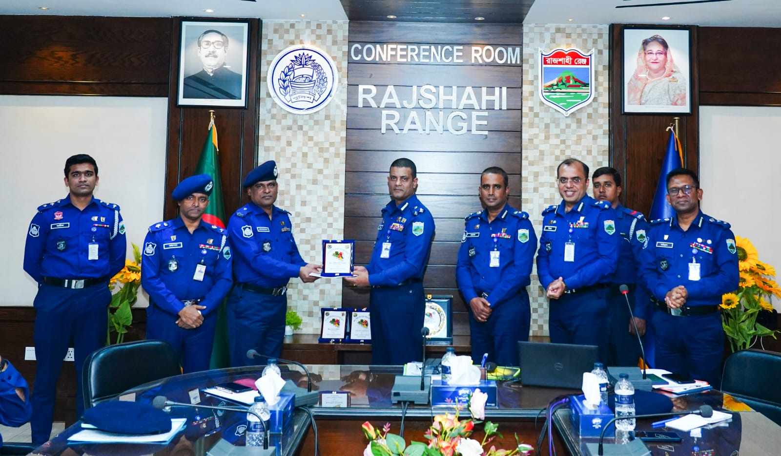 আবারও শ্রেষ্ঠ অফিসার ইনচার্জ ওসি নির্বাচিত হয়েছেন নওগাঁ জেলার পত্নীতলা থানার ওসি মোজাফফর হোসেন