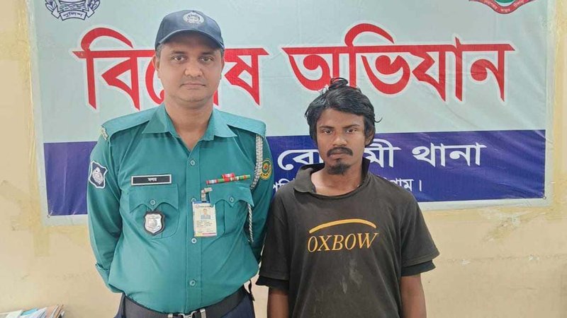 নিজের মাকে শ্বাসরোধ করে হত্যার চেষ্টা, কুলাঙ্গার ছেলে গ্রেফতার