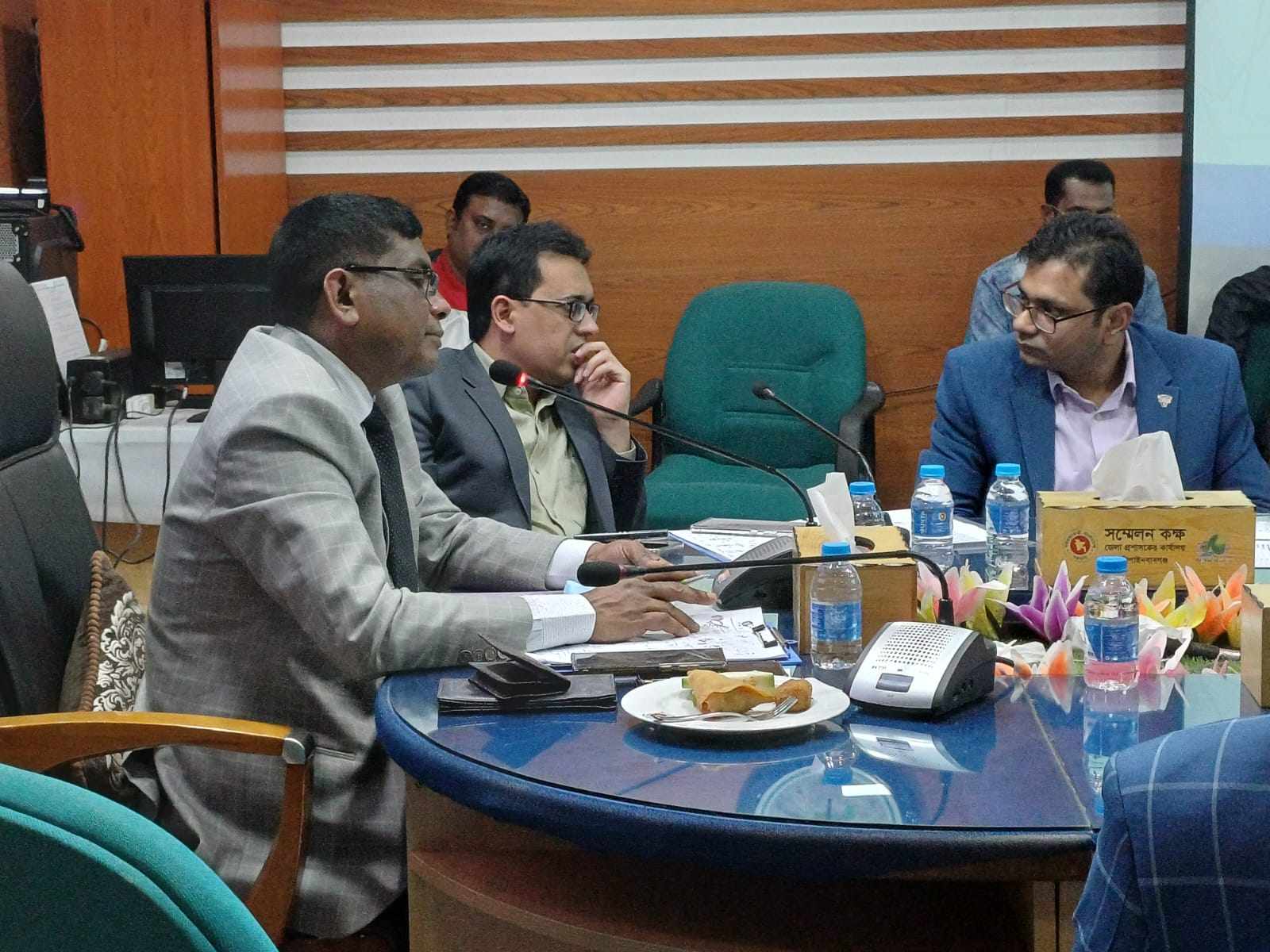 চাঁপাইনবাবগঞ্জে নিত্য প্রয়োজনীয় পন্যের সরবরাহ বিপনন ও মূল্য স্থিতিশীল রাখতে জেলা প্রশাসনের মতবিনিময় 