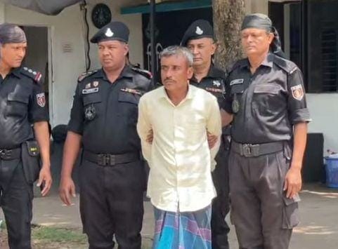 নরসিংদীর শিবপুরে ১২ বছরের ছাত্রী ধর্ষণকারীকে গ্রেফতার করেছেন র‍্যাব 